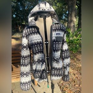 Women’s Fleece Patagonia Jacket, size Large